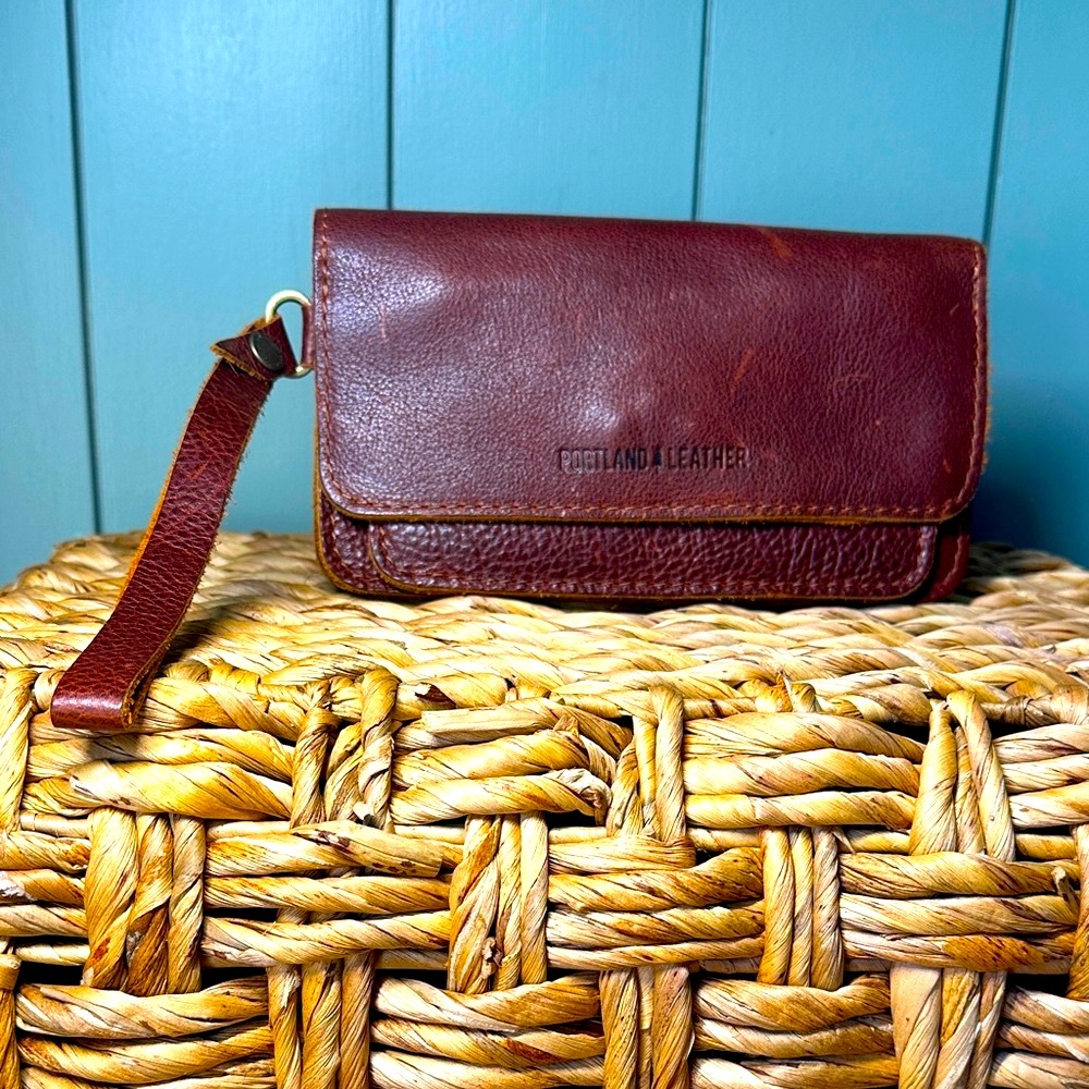 🧡 Portland Leather Wristlet Nutmeg